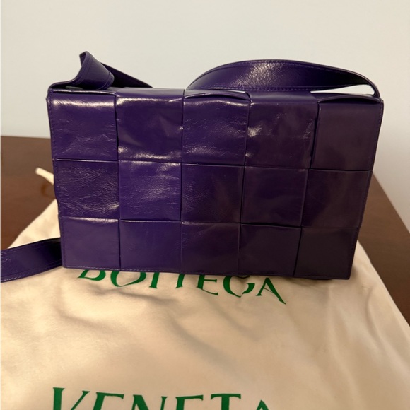 Bottega Veneta Purple Crossbody Messenger Bag - Picture 4 of 9